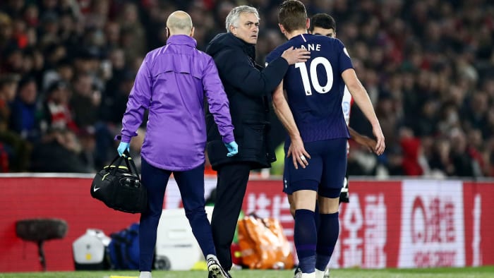 Harry Kane suffers a hamstring injury